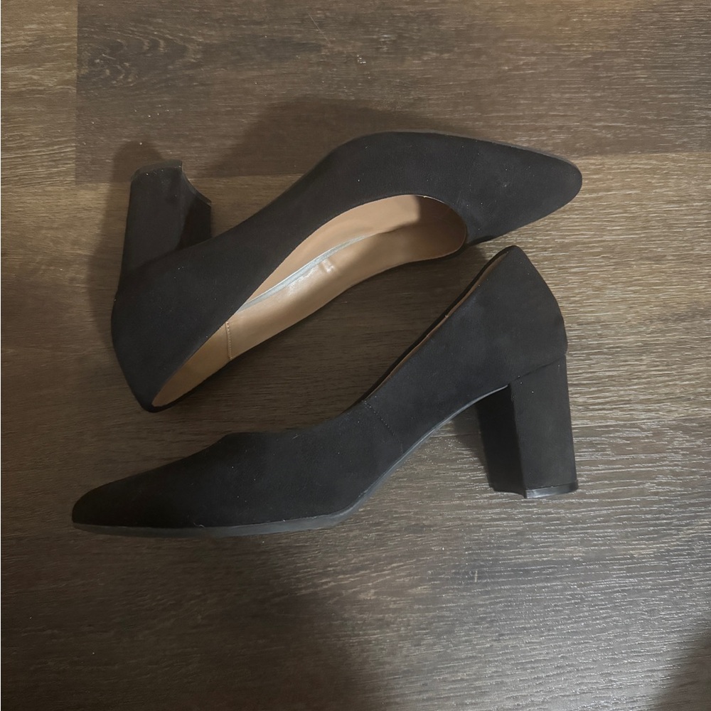 AEROSOLES Black Heels